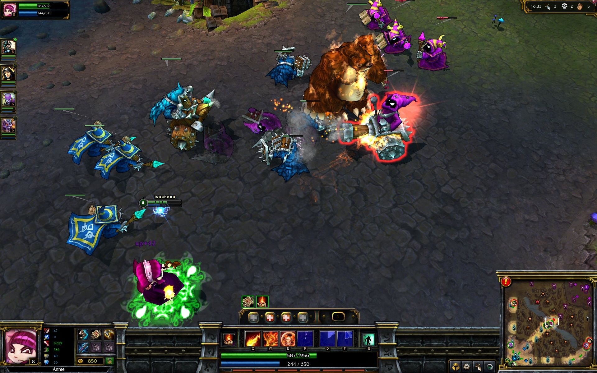 A screenshot of a League of Legends game in action